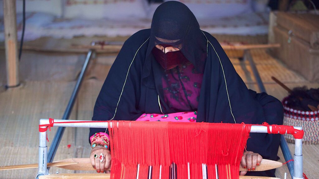 Al Sadu Weaving | Cultural Arts & Crafts of the UAE | UAE Directory